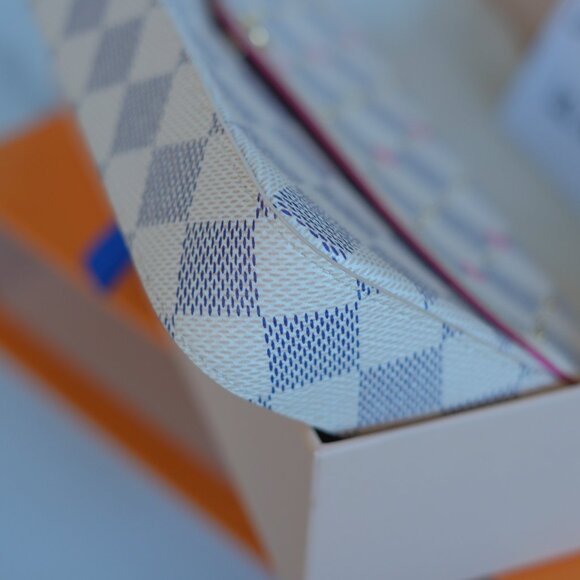 LOUIS VUITTON - Felicie Pochette Studded Damier Azur SPECIAL LIMITED EDITION - Picture 11 of 16